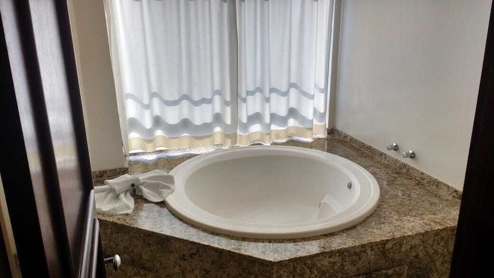 Luxury Suite, City View photo 2