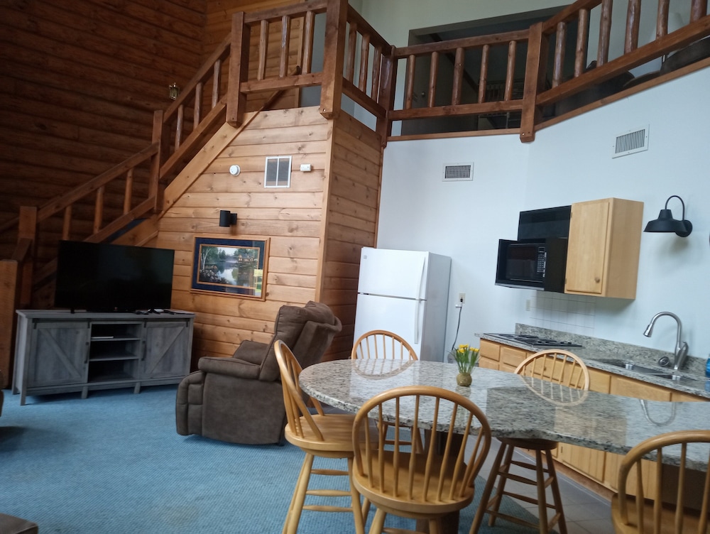 Suite, Multiple Beds, Non Smoking, Lake View