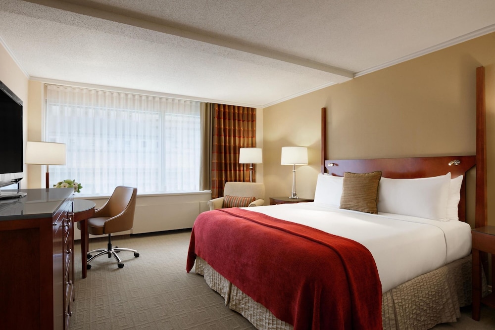 Fairmont, Room, 1 King Bed