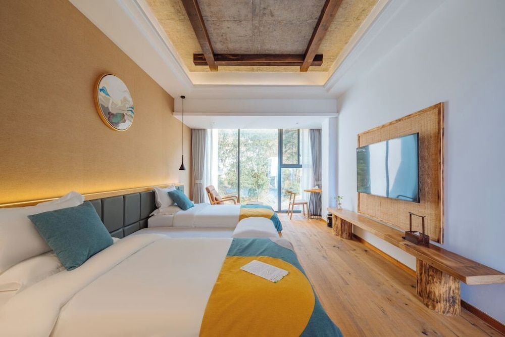 Classic Twin Room, Hill View