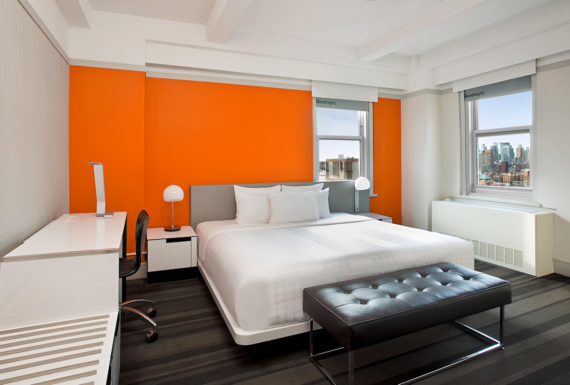 Deluxe Room, 1 King Bed photo 3