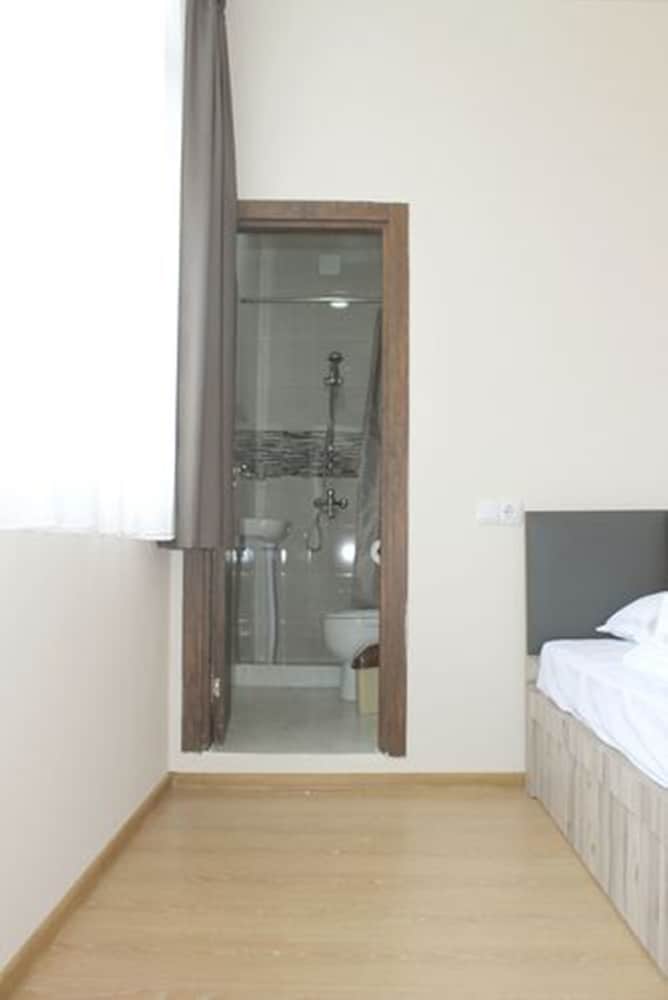 Single Room, Non Smoking photo 2