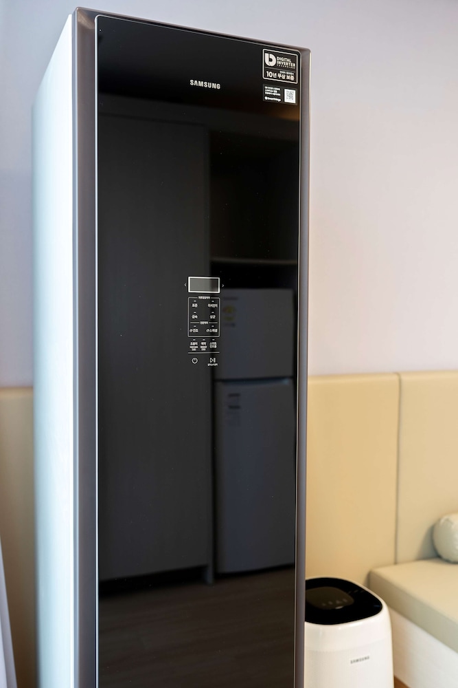 Deluxe Room, 1 Double Bed, Non Smoking, Refrigerator & Microwave - Photo 17