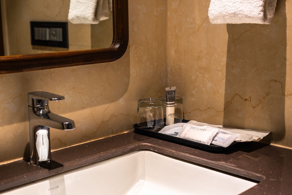 Suite - Photo 6