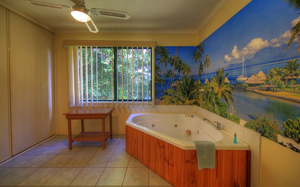 Tuban Spa Cabin (Older Style) photo 3