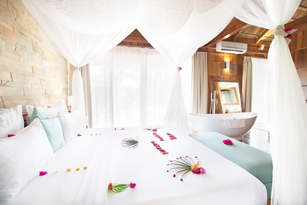 Royal Garden Villa with Private Pool photo 2