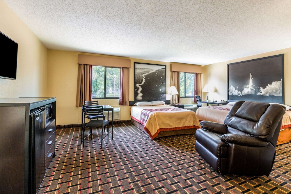 Studio Suite, Multiple Beds, Non Smoking - Photo 3