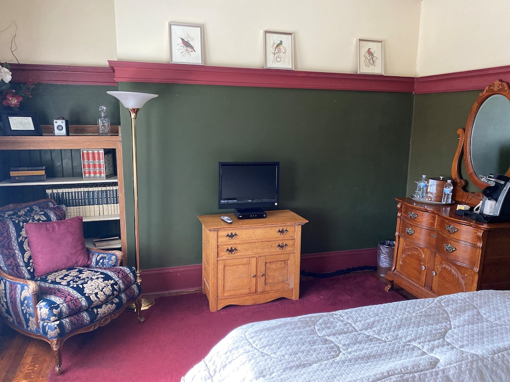 Room, 1 Queen Bed, Non Smoking (Magnolia) photo 3