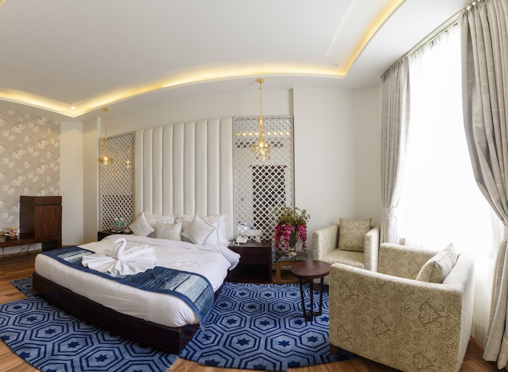 Presidential Suite, Ensuite photo 2