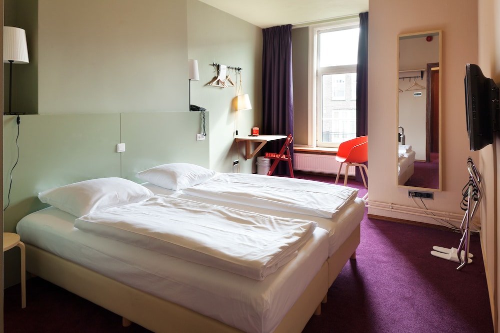 Standard Double or Twin Room photo 1