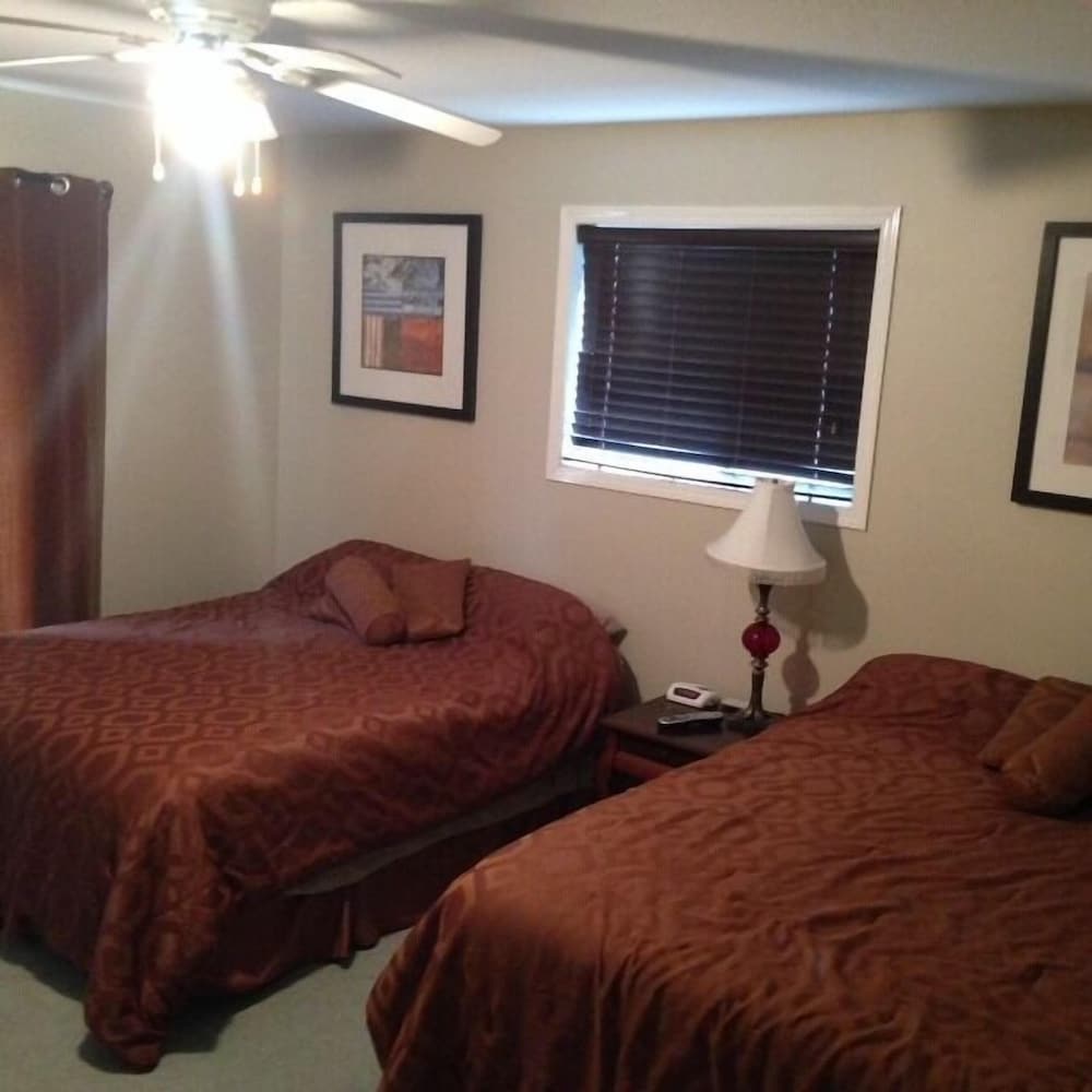 Double Room, 2 Queen Beds photo 1