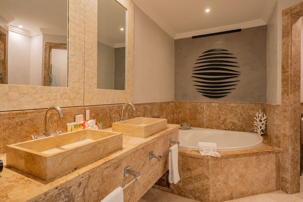 The Junior Suite, All-Inclusive - Photo 10