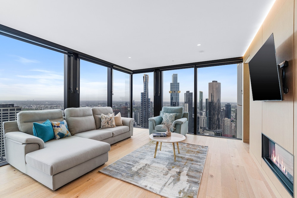 3 Bedroom 3 Bathroom City View Apartment - Photo 15