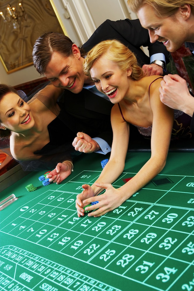Junior Suite, 1 Bedroom, Jetted Tub, City View- Casino Package($50 Casino Credit Included)