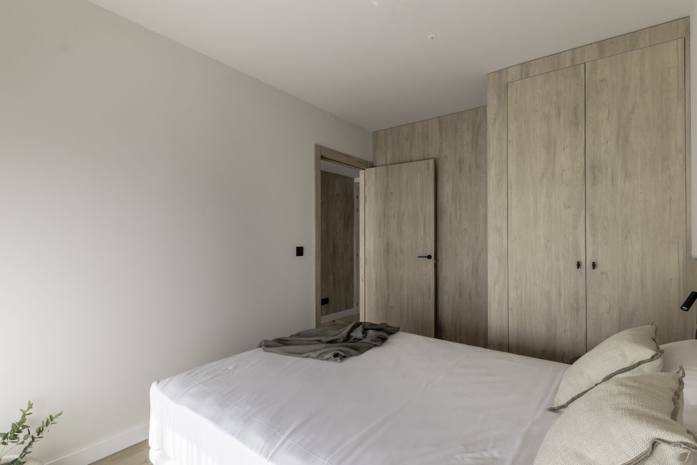 Apartment, 2 Bedrooms, Terrace - Photo 12