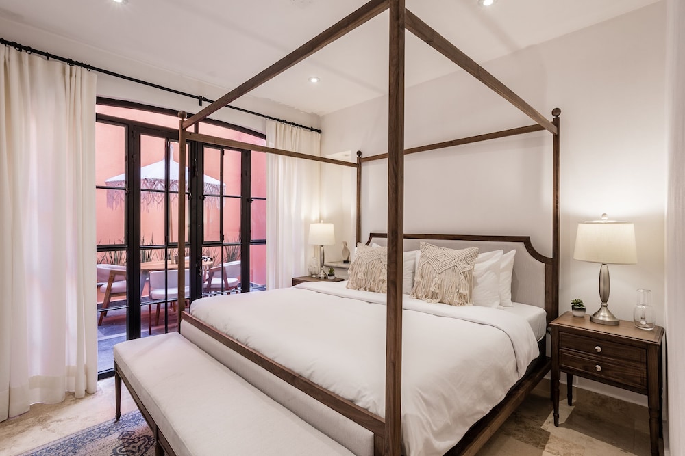 Superior Apartment, Bathtub, City View photo 1