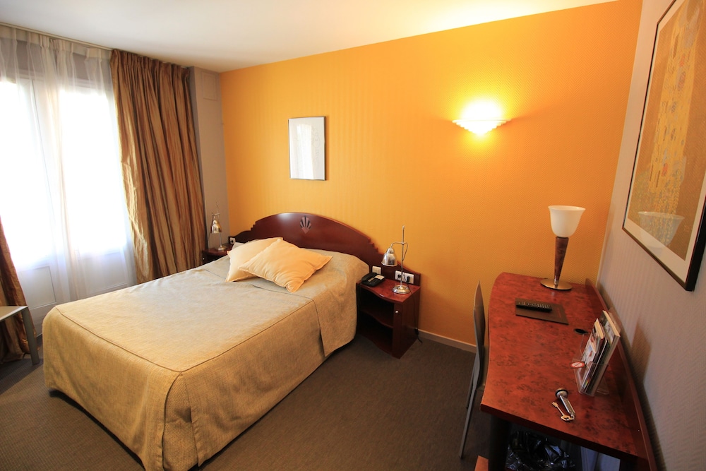 Standard Double or Twin Room - Photo 5