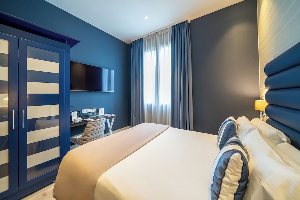 Basic Double Room (Basic Tiny) - Photo 2