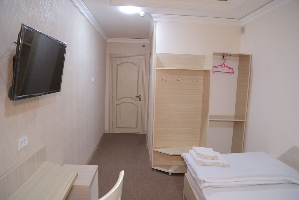 Standard Room photo 2
