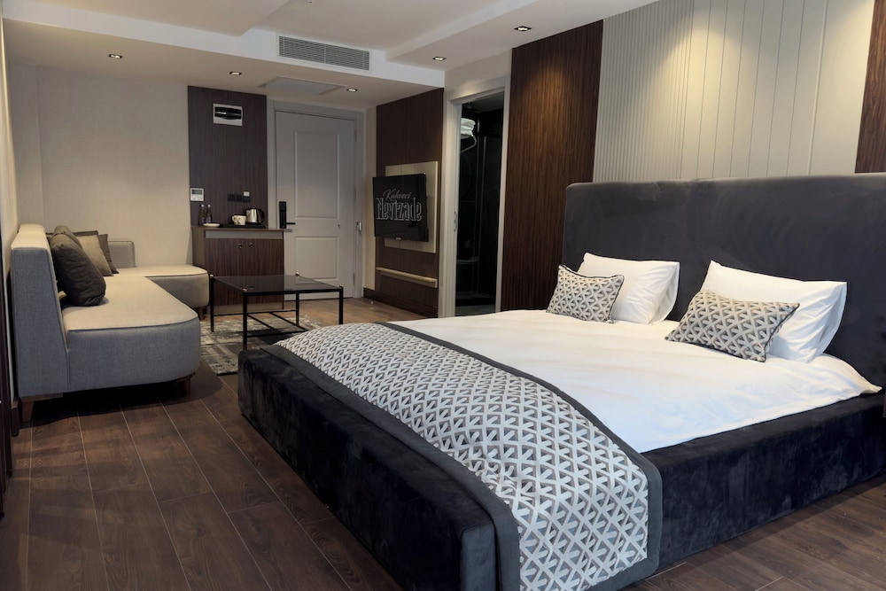 Deluxe Quadruple Room, City View photo 1