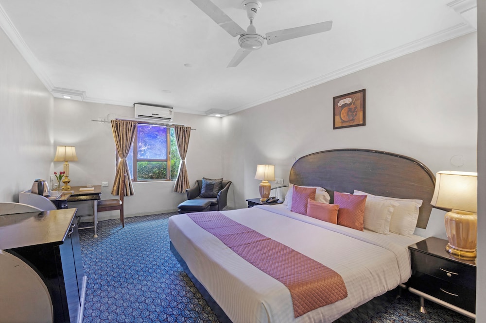 Deluxe Room, 1 Queen Bed