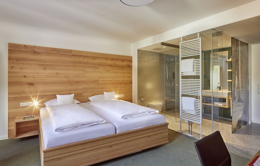 Deluxe Double Room, 1 King Bed, Non Smoking photo 3