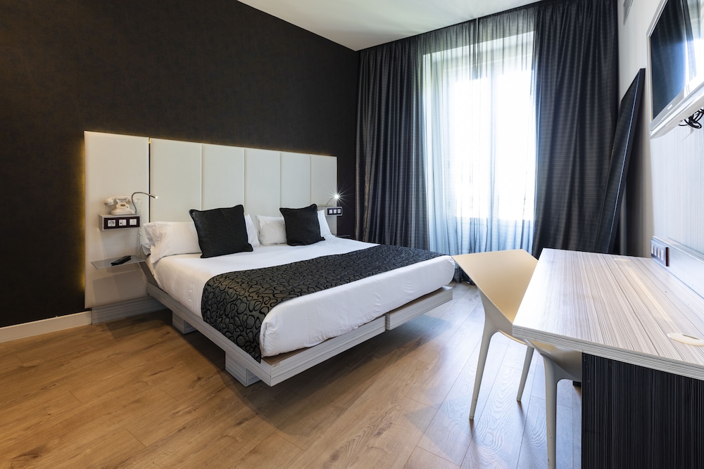 Superior Double Room, Balcony, City View