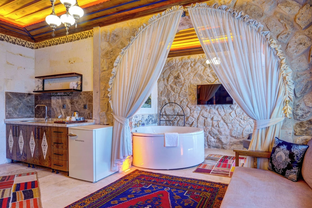 Deluxe Suite, Balcony, Valley View photo 1