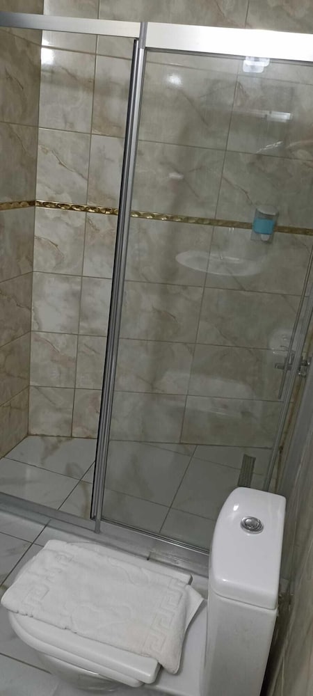 Standard Double Room thumbnail 6
