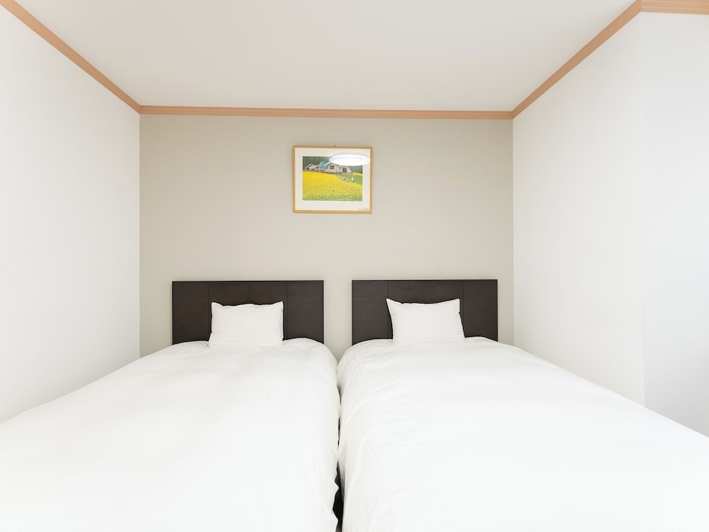 Twin Room, Non Smoking - Photo 4