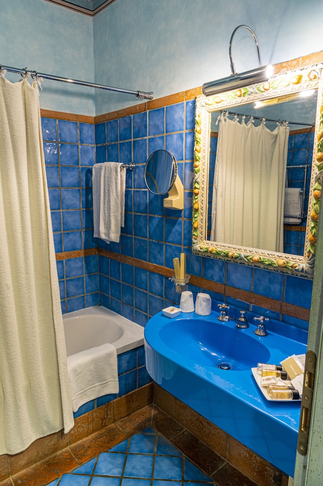 Classic Triple Room photo 1