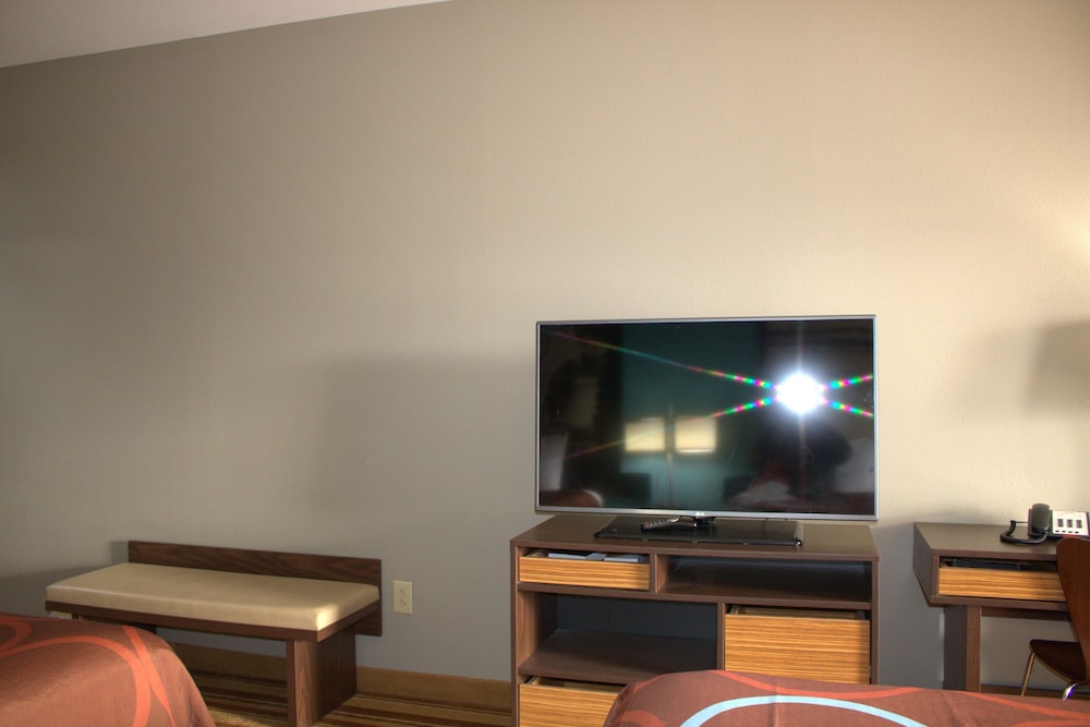 Room, Accessible photo 2