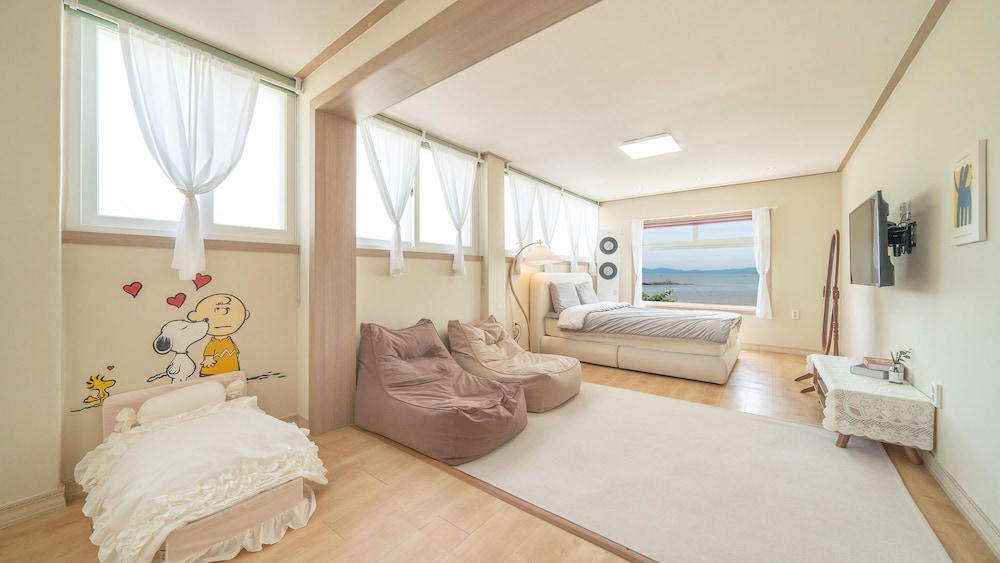 Basic Room, 1 Bedroom (Room 302) - Photo 1