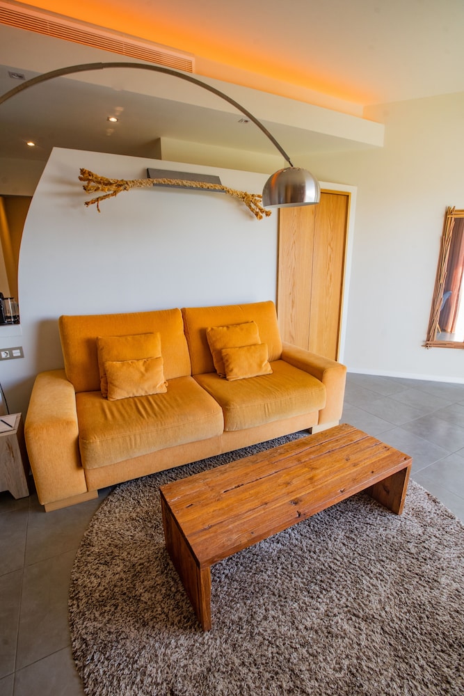 Suite, 1 Bedroom - Photo 4