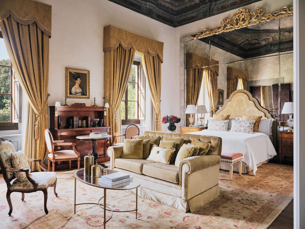 Room, 1 King Bed (Renaissance) - Photo 3