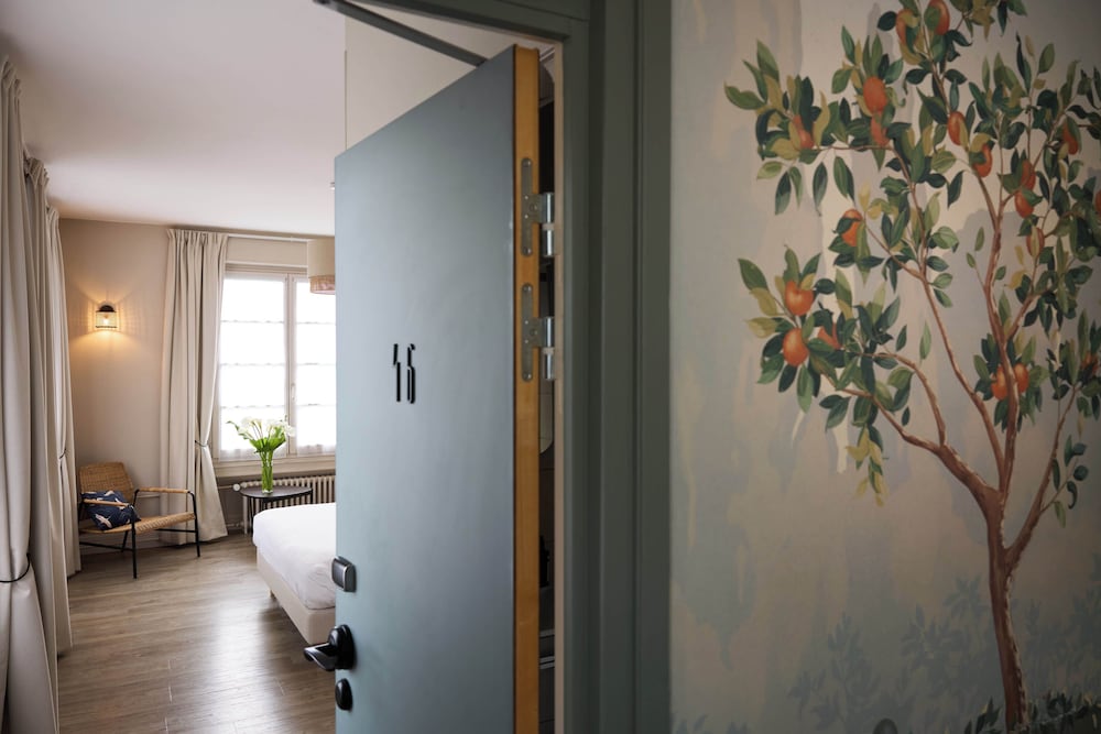 Premium Double Room - Photo 9
