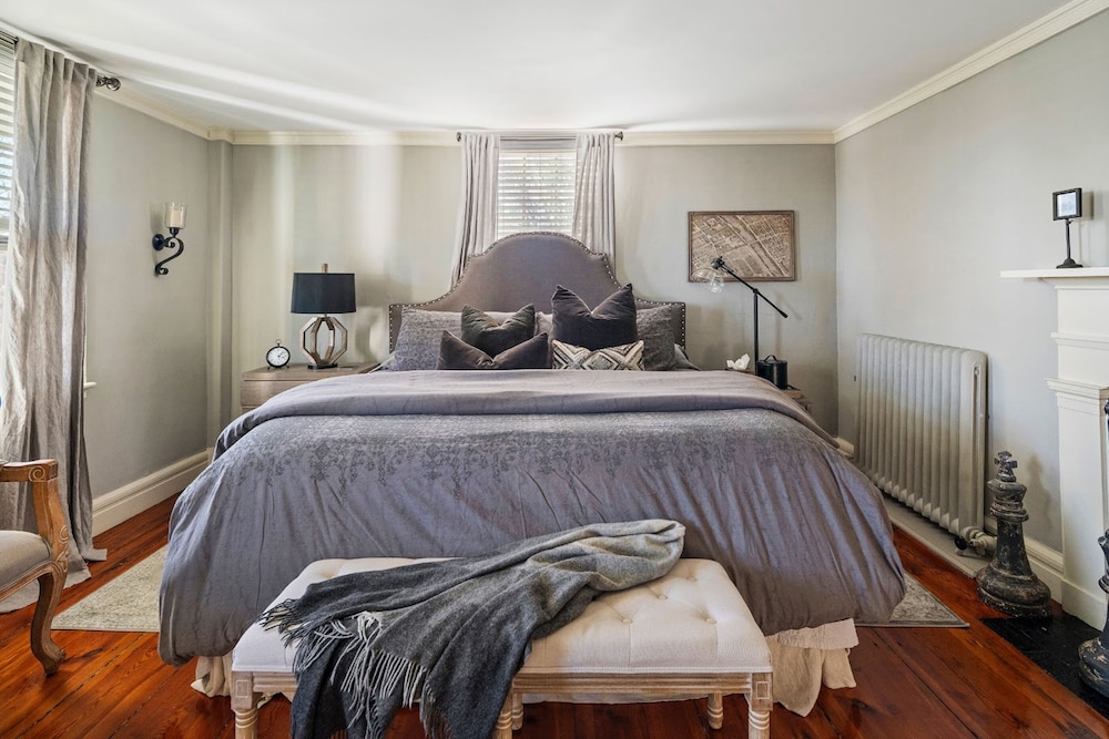 W.3 (One King Bed)