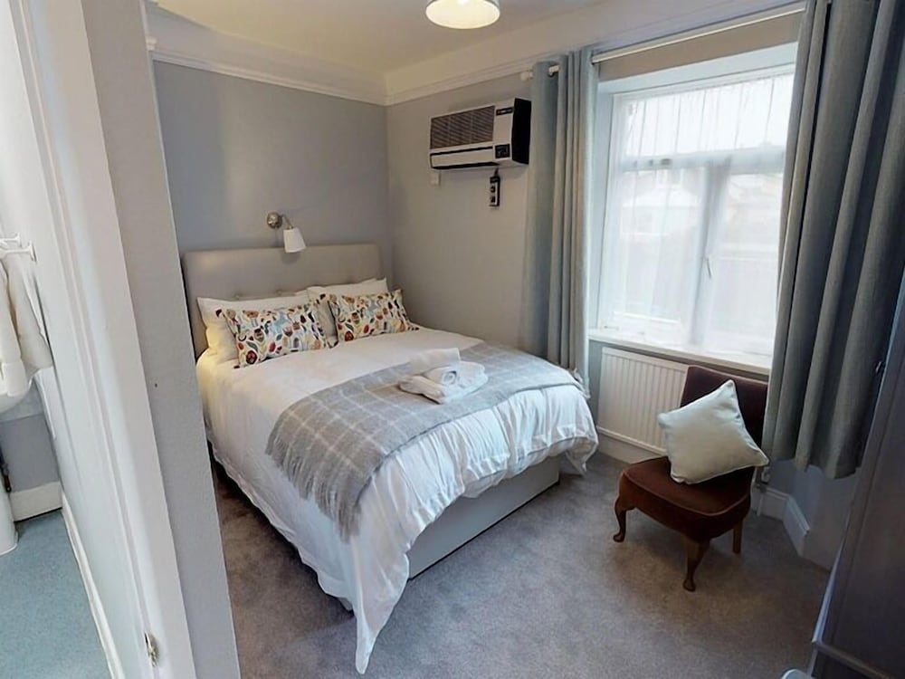 Double Room, Ensuite (Offshore Suite) photo 1
