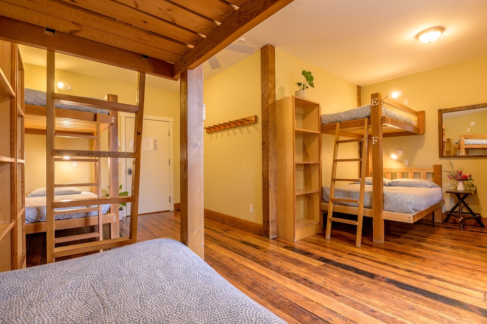 Room, Multiple Beds photo 2