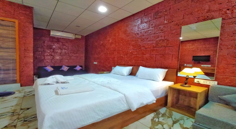 Deluxe Family Room - Photo 22