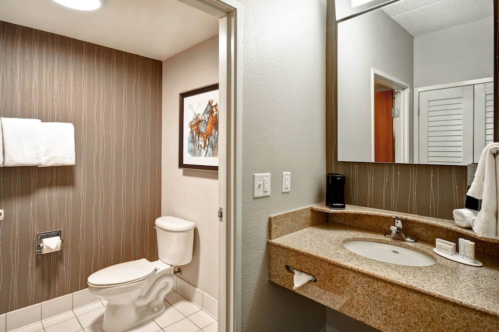 Room, Multiple Beds - Photo 6