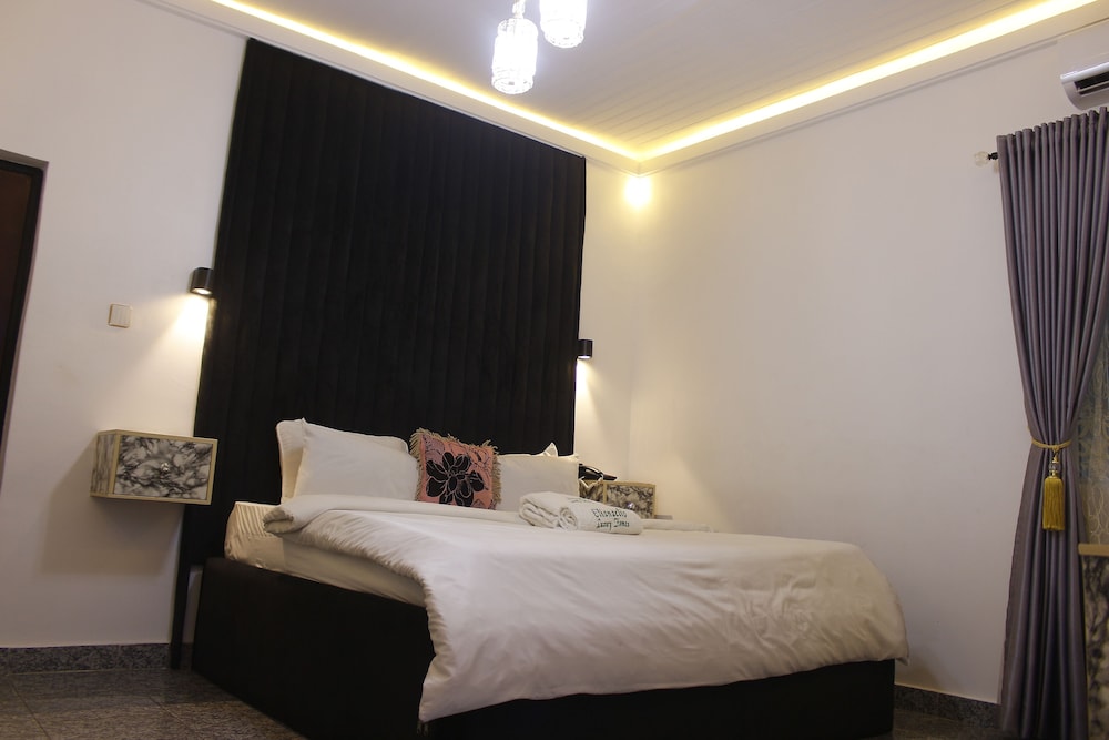 Luxury Room - Photo 9