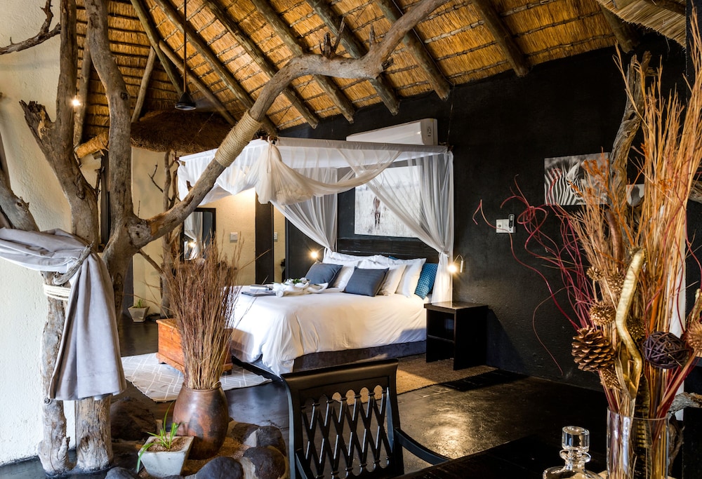 Honeymoon Suite, Private Pool, River View