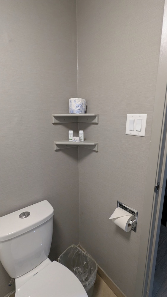 Room, 1 Queen Bed, Non Smoking (Efficiency) - Photo 3