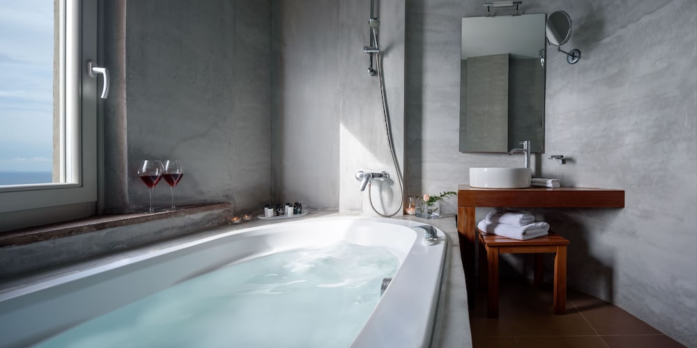 Suite, Jetted Tub, Sea View (Petit) - Photo 12