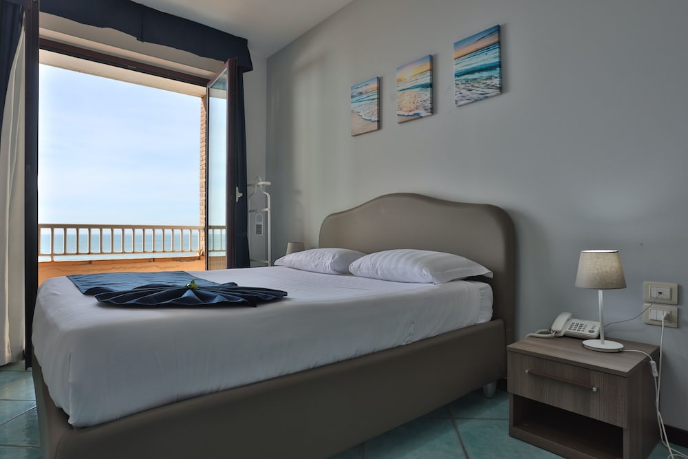 Double Room, Sea View - Photo 15