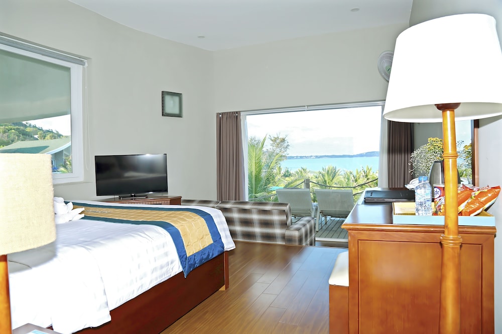 Standard Villa, 1 King Bed, Courtyard View photo 2