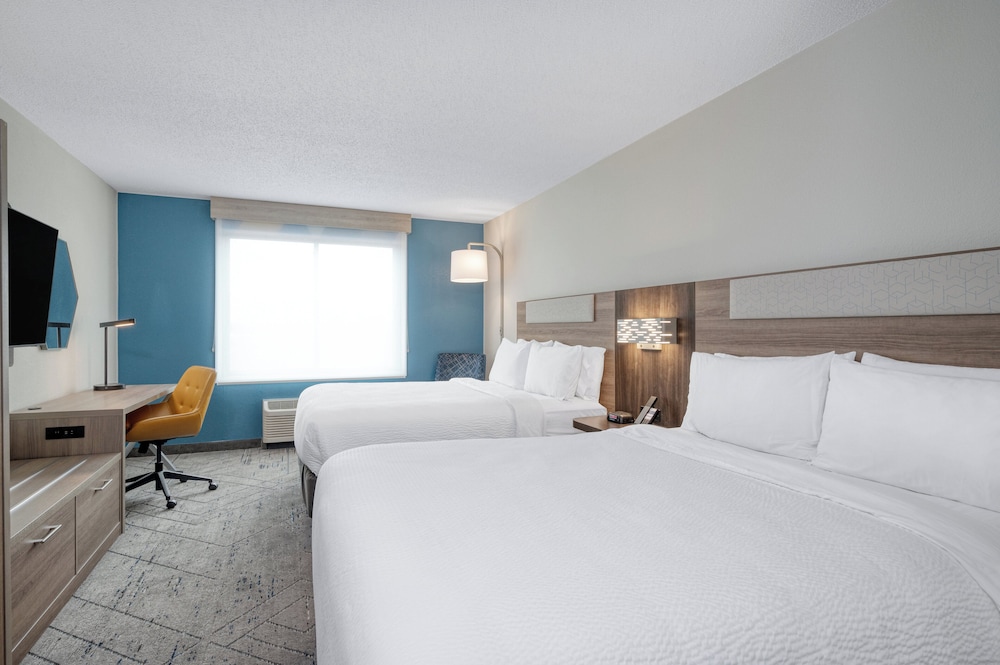 Standard Room, 2 Queen Beds - Photo 2