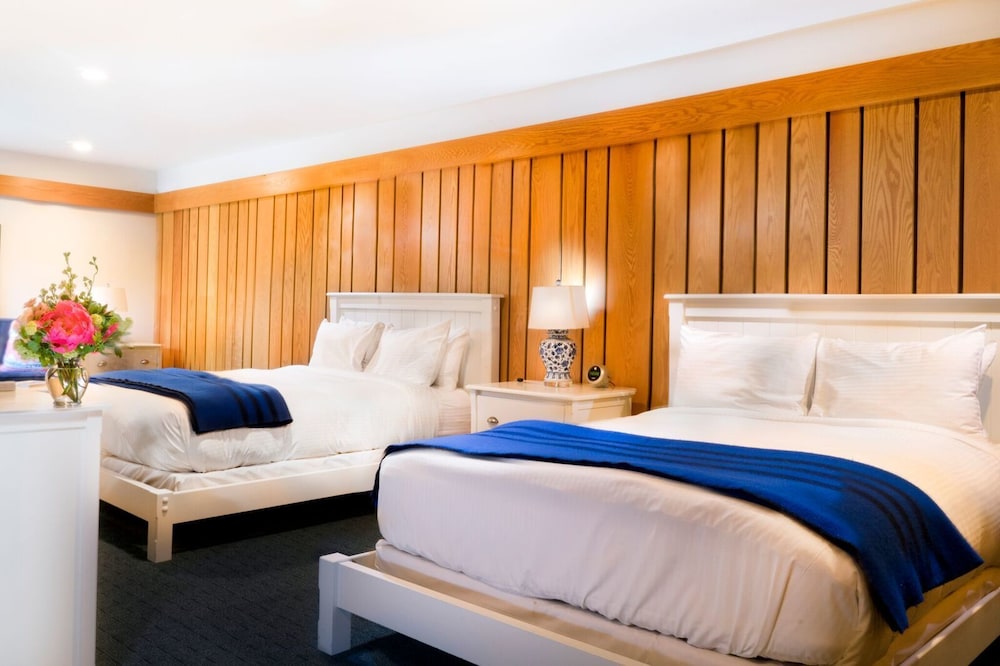 Deluxe Room, 2 Queen Beds photo 1