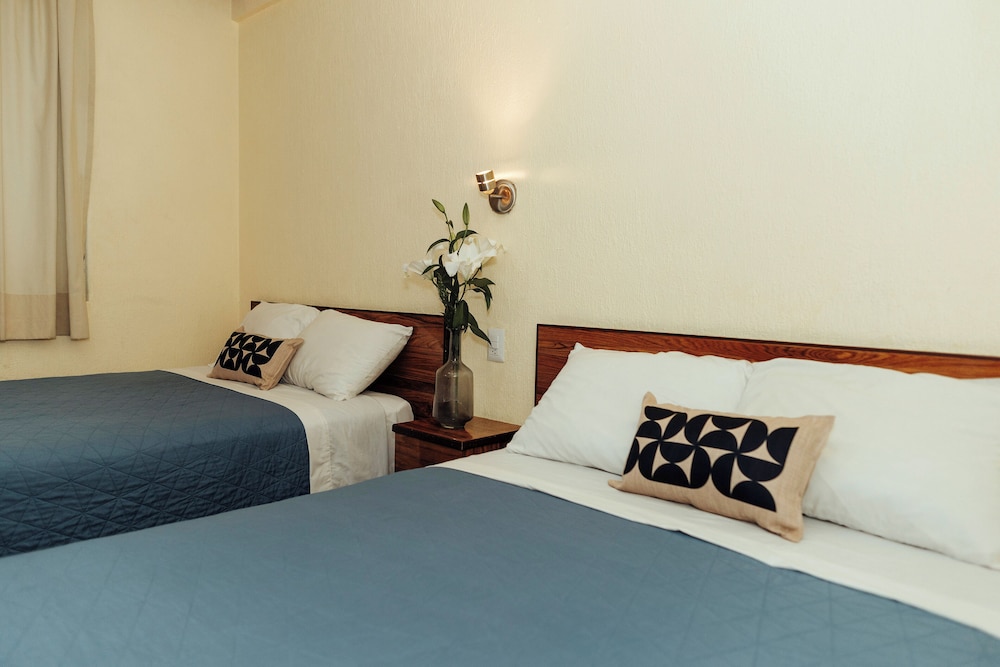 Room, 2 Double Beds (No air conditioning)